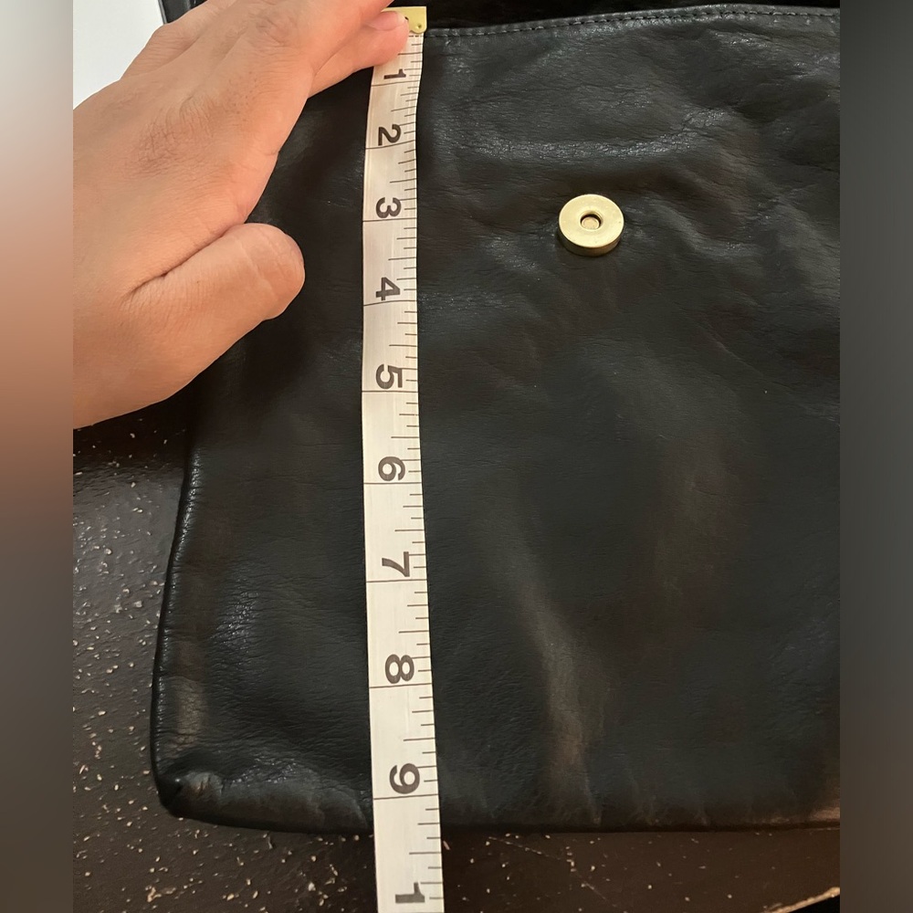 Breezy Mountain Leather Crossbody Black Bag - Picture 12 of 12